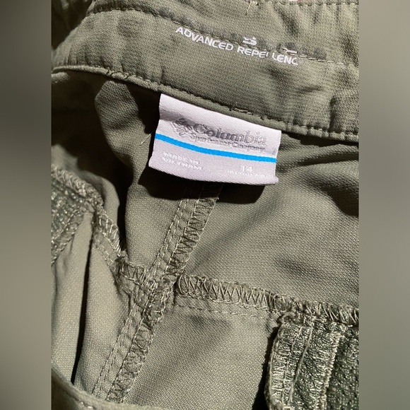 Columbia pants. Omni-wick. Sz 14 regular. Cargo packets. Lightweight. - Picture 4 of 8